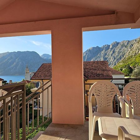 Appartamento Modern Seaside Escape - Stunning Sea View - Private & Stylish Cattaro Esterno foto