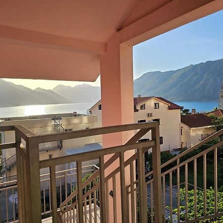 Appartamento Modern Seaside Escape - Stunning Sea View - Private & Stylish Cattaro Esterno foto