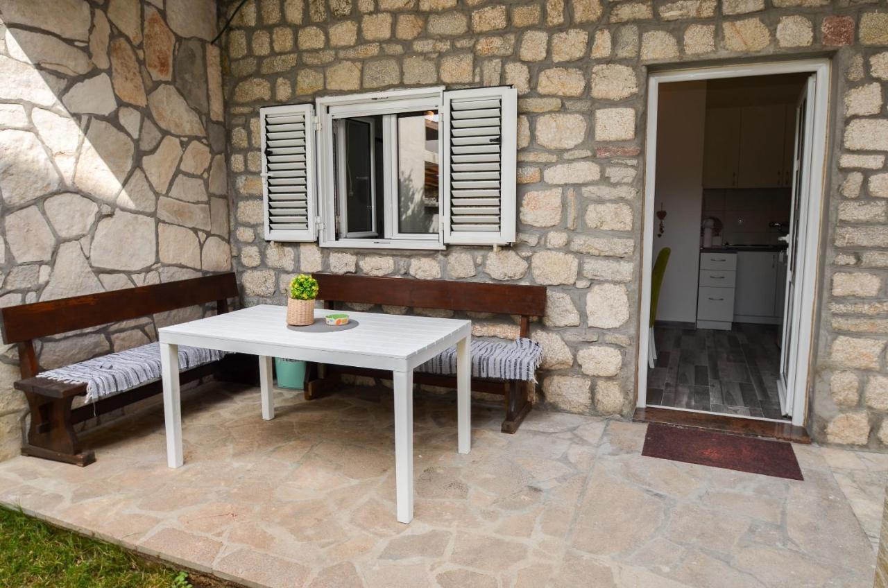 Appartamento Modern Seaside Escape - Stunning Sea View - Private & Stylish Cattaro Esterno foto
