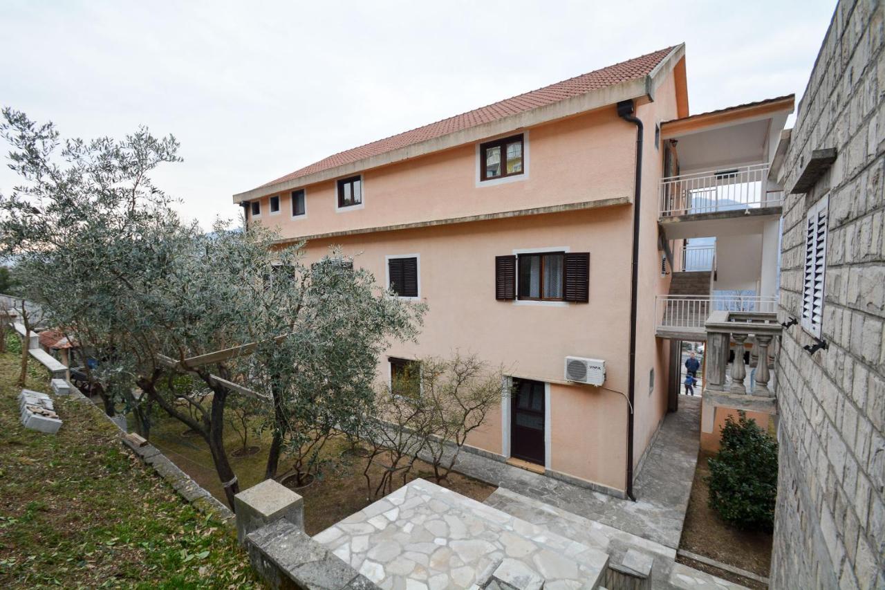 Appartamento Modern Seaside Escape - Stunning Sea View - Private & Stylish Cattaro Esterno foto