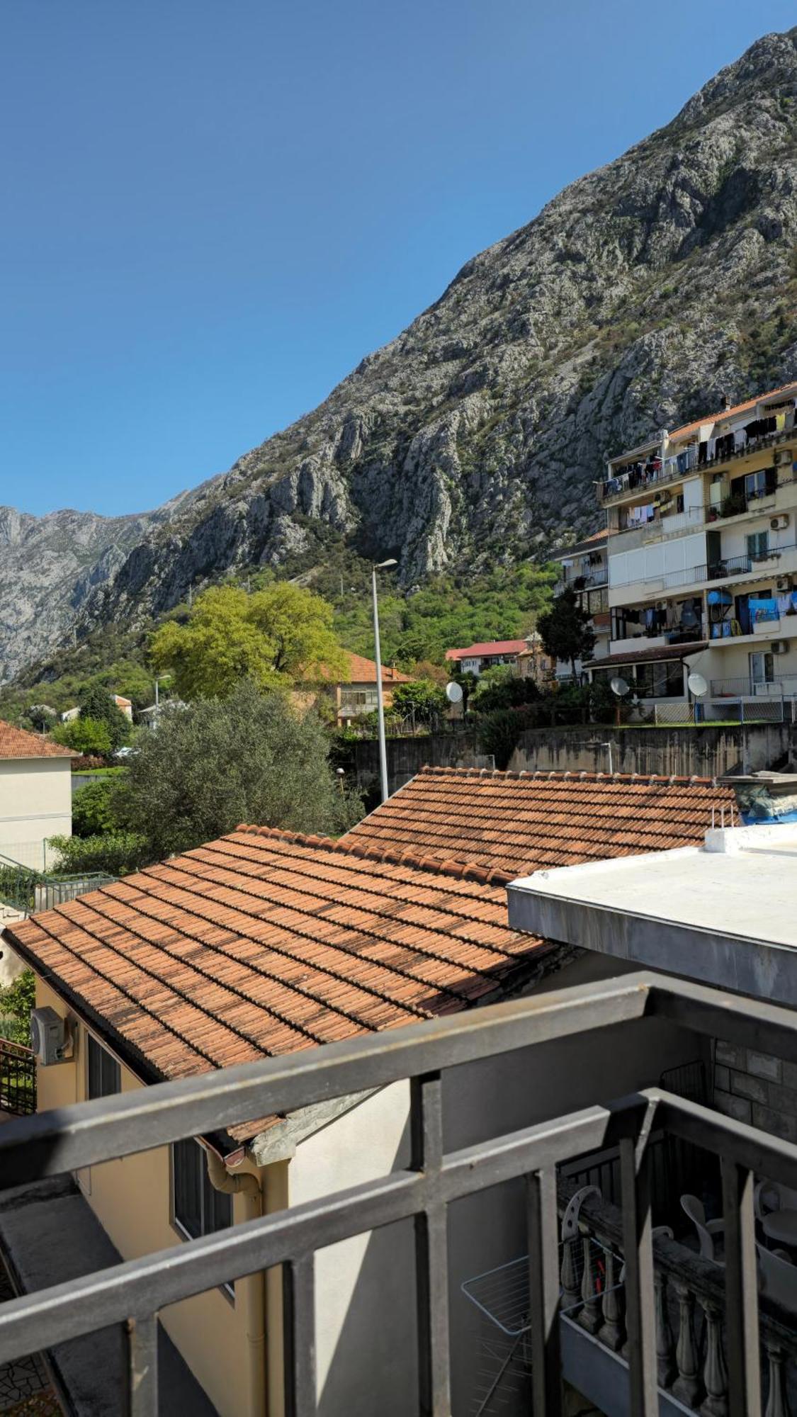 Appartamento Modern Seaside Escape - Stunning Sea View - Private & Stylish Cattaro Esterno foto