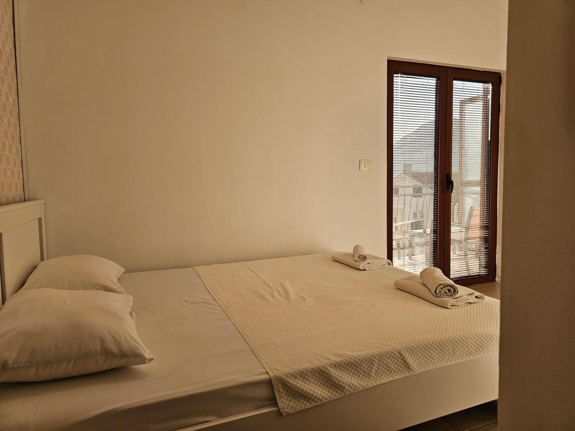Appartamento Modern Seaside Escape - Stunning Sea View - Private & Stylish Cattaro Esterno foto