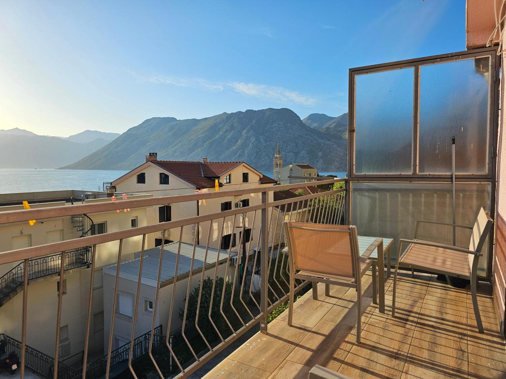 Appartamento Modern Seaside Escape - Stunning Sea View - Private & Stylish Cattaro Esterno foto