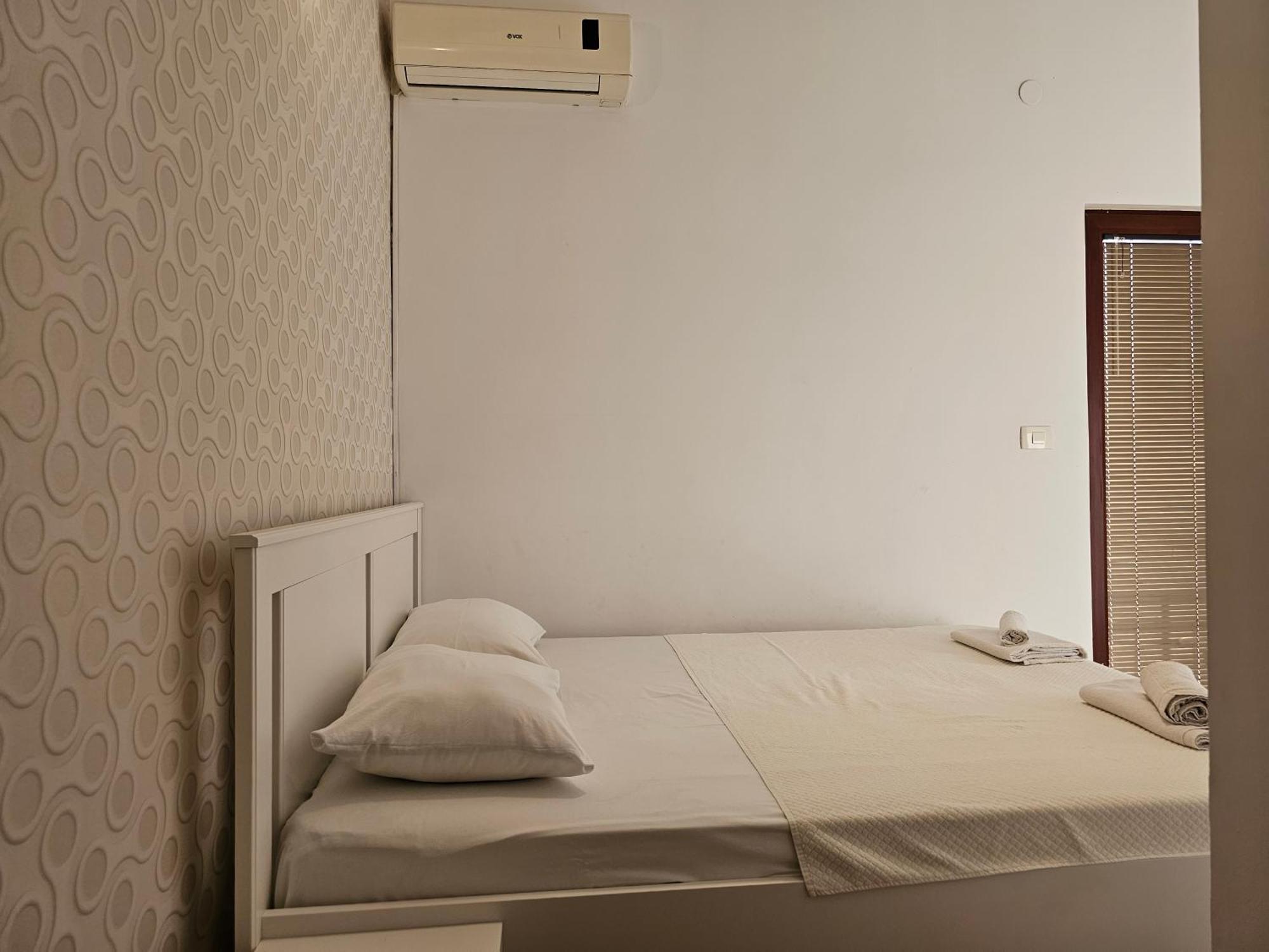 Appartamento Modern Seaside Escape - Stunning Sea View - Private & Stylish Cattaro Esterno foto