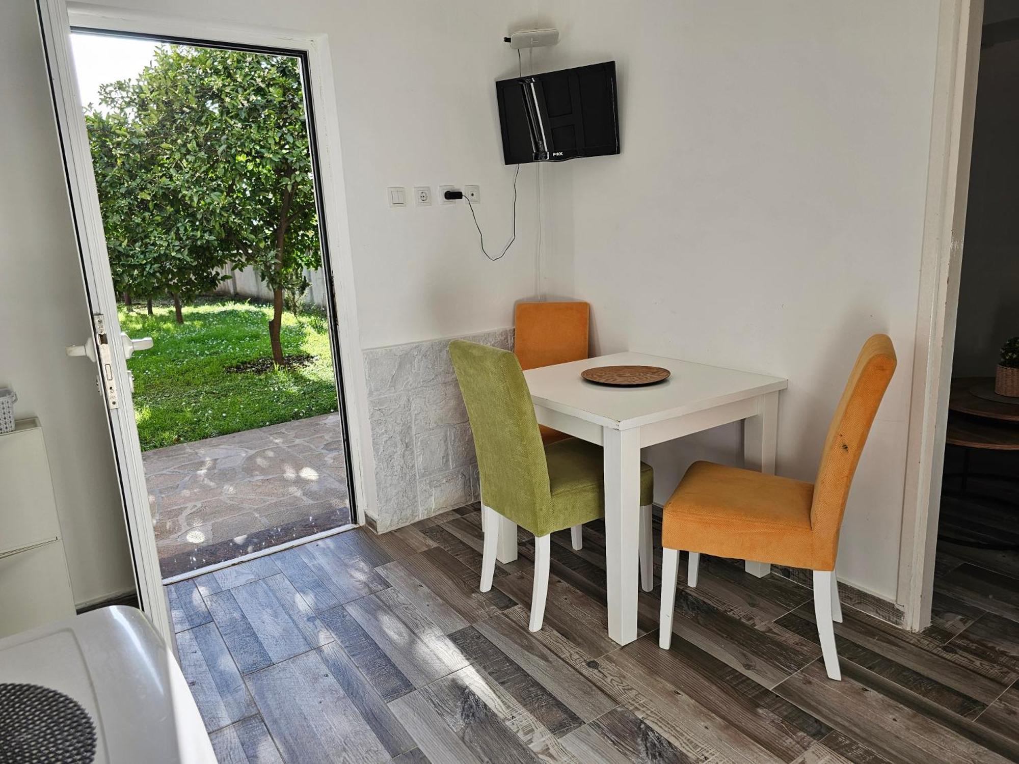 Appartamento Modern Seaside Escape - Stunning Sea View - Private & Stylish Cattaro Esterno foto